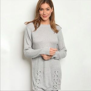 ❤️ LAST ONE LEFT❗️New Gray Criss Cross Sweater